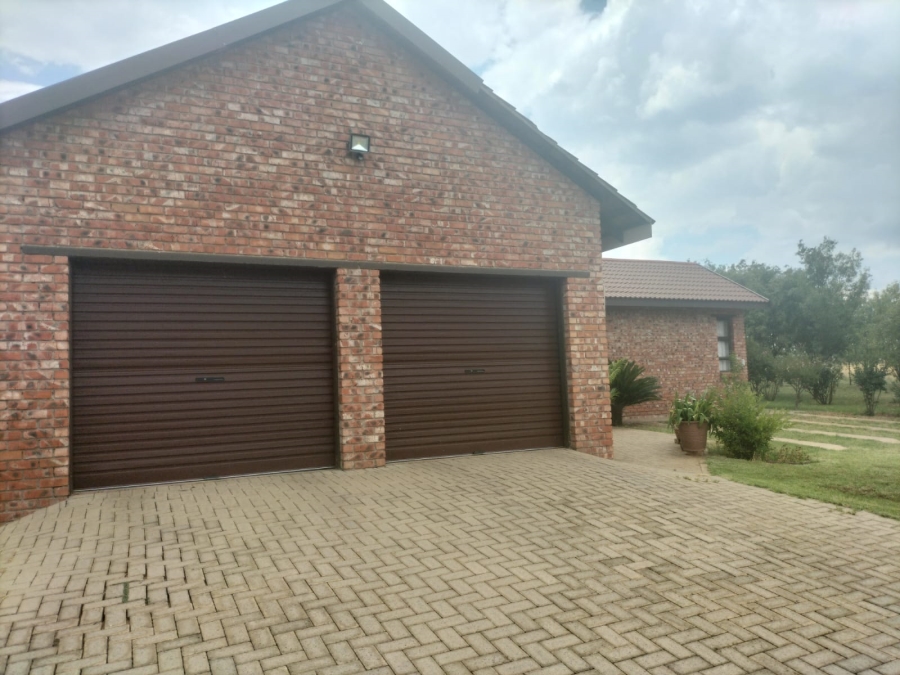 To Let 3 Bedroom Property for Rent in Groenvlei Sh Free State